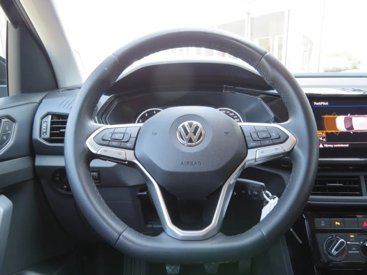 1.0 TSI LIFE / 17 Inch / Navi / Adap.cruise / BOVAG garantie
