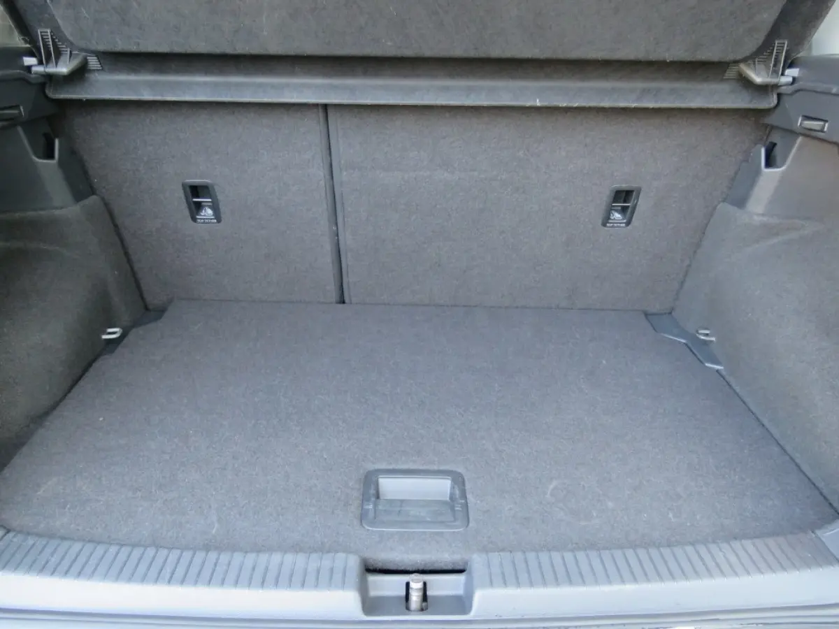 1.0 TSI LIFE / 17 Inch / Navi / Adap.cruise / BOVAG garantie