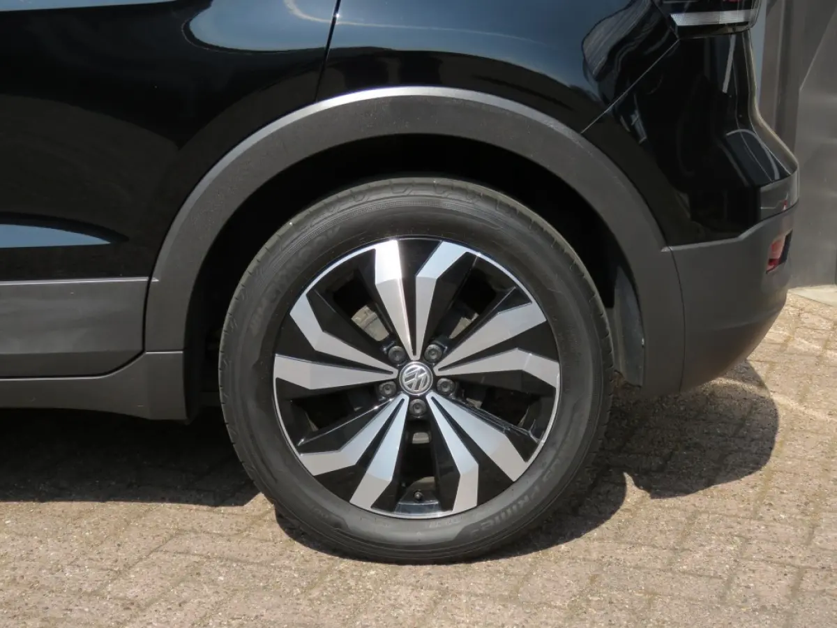 1.0 TSI LIFE / 17 Inch / Navi / Adap.cruise / BOVAG garantie