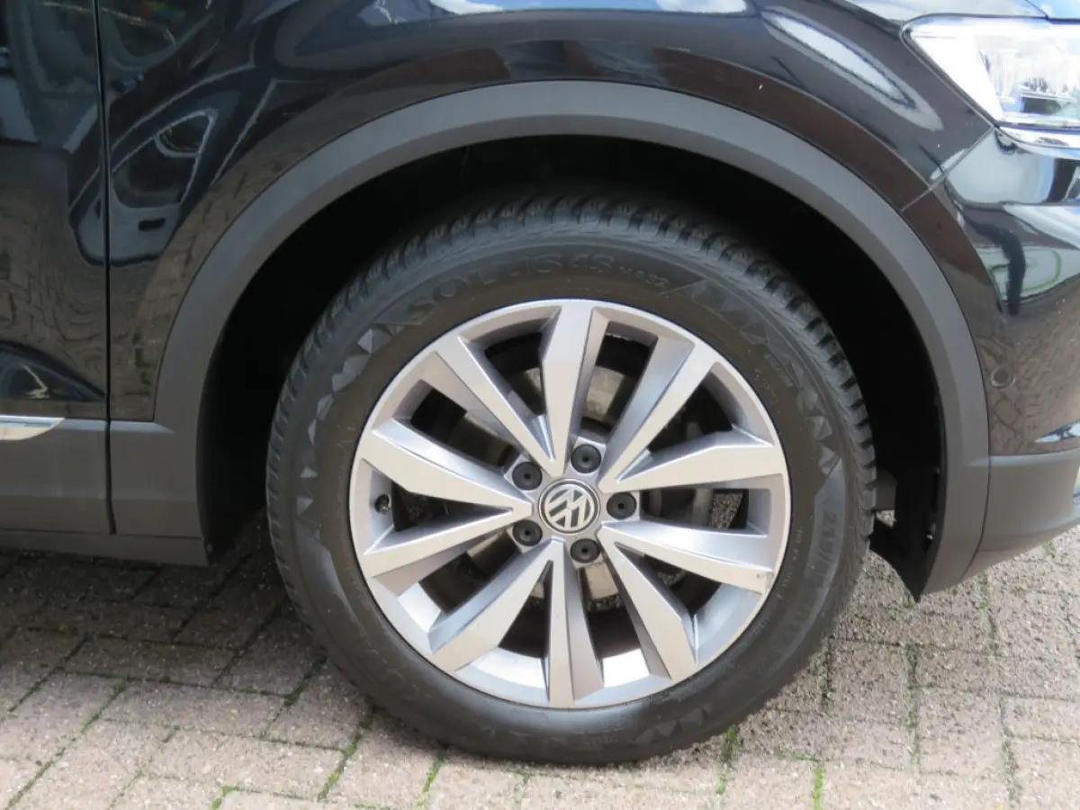 1.0 TSI 115pk STYLE / Digitaal dash. / Led / Elec.achterklep / Camera / 17 Inch / BOVAG garantie