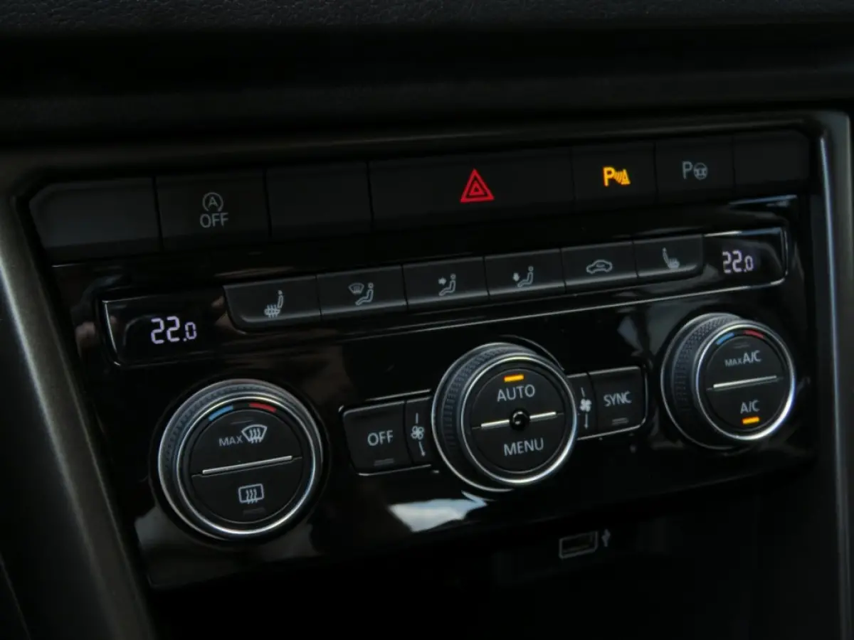 1.0 TSI 115pk STYLE / Digitaal dash. / Led / Elec.achterklep / Camera / 17 Inch / BOVAG garantie