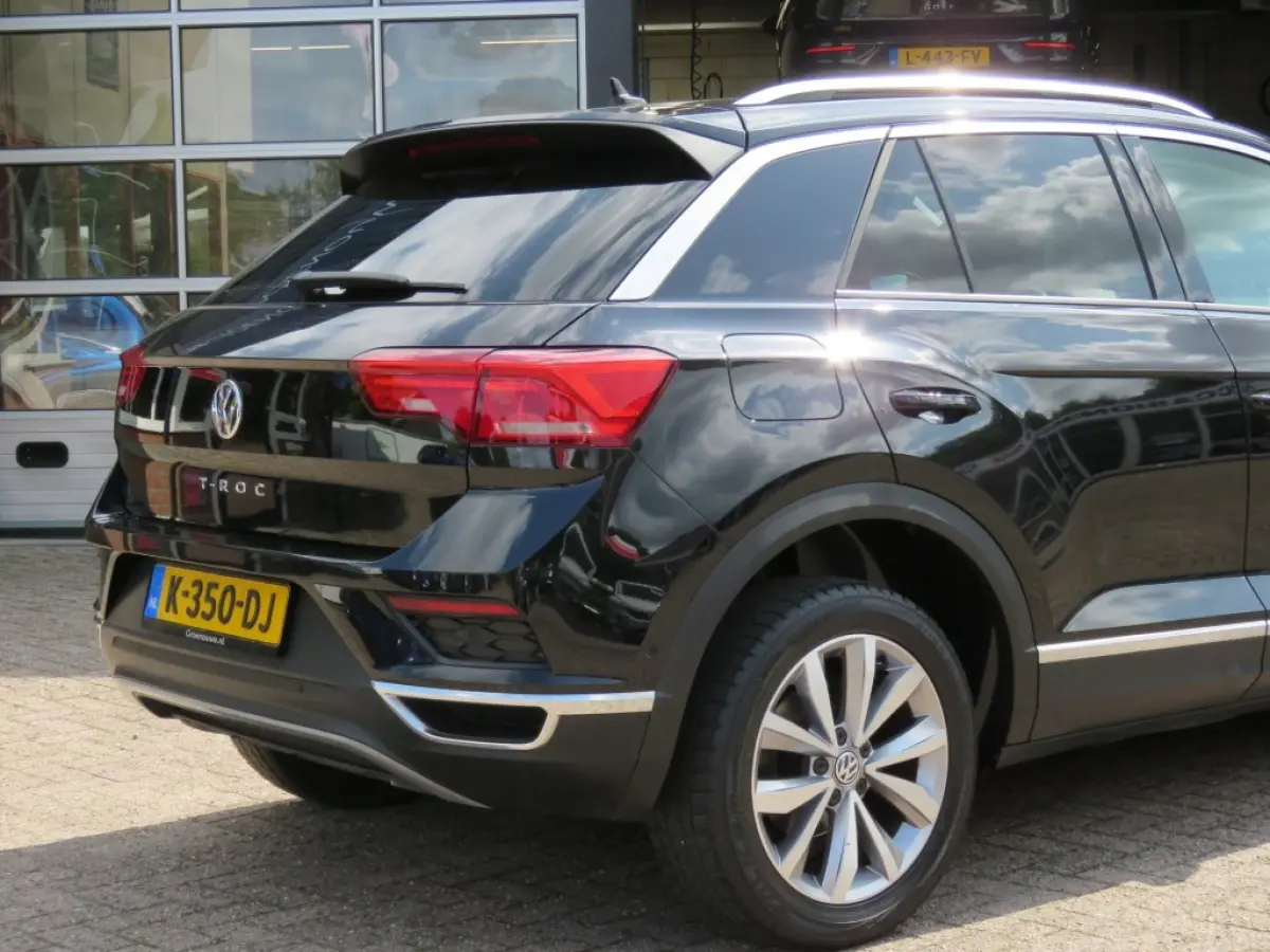 1.0 TSI 115pk STYLE / Digitaal dash. / Led / Elec.achterklep / Camera / 17 Inch / BOVAG garantie