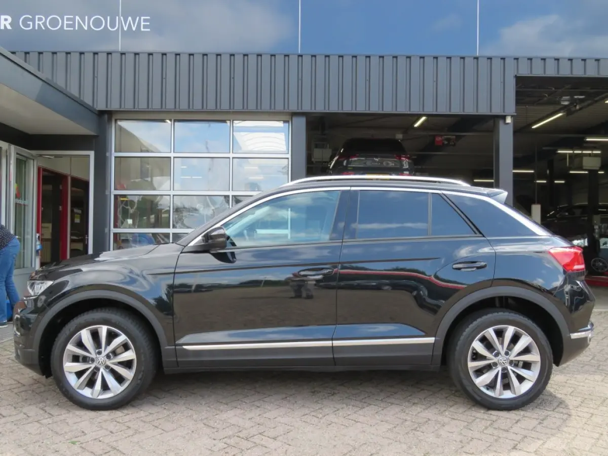 1.0 TSI 115pk STYLE / Digitaal dash. / Led / Elec.achterklep / Camera / 17 Inch / BOVAG garantie