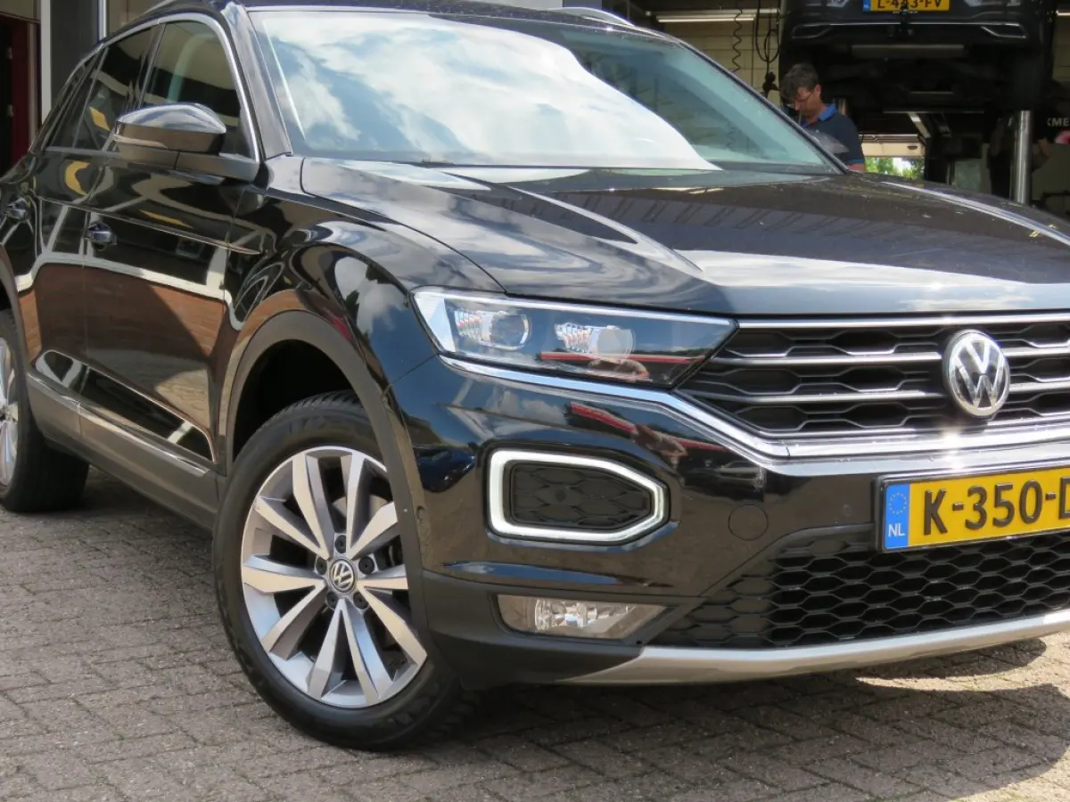 1.0 TSI 115pk STYLE / Digitaal dash. / Led / Elec.achterklep / Camera / 17 Inch / BOVAG garantie