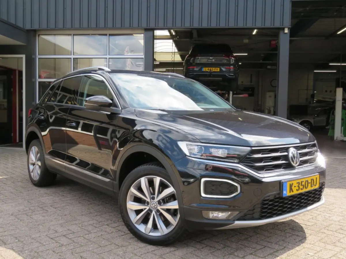 1.0 TSI 115pk STYLE / Digitaal dash. / Led / Elec.achterklep / Camera / 17 Inch / BOVAG garantie