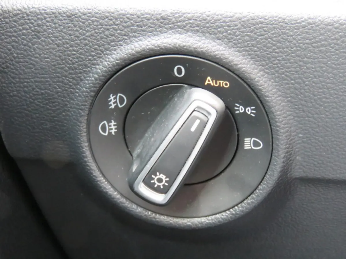 1.0 TSI 115pk STYLE / Digitaal dash. / Led / Elec.achterklep / Camera / 17 Inch / BOVAG garantie