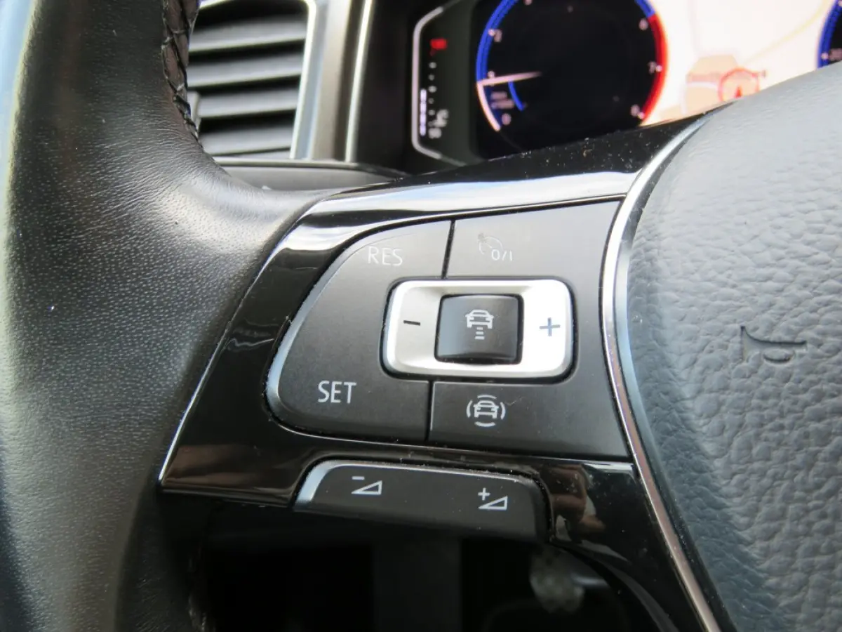1.0 TSI 115pk STYLE / Digitaal dash. / Led / Elec.achterklep / Camera / 17 Inch / BOVAG garantie