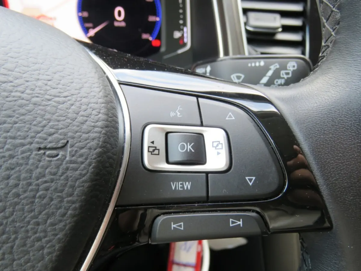 1.0 TSI 115pk STYLE / Digitaal dash. / Led / Elec.achterklep / Camera / 17 Inch / BOVAG garantie