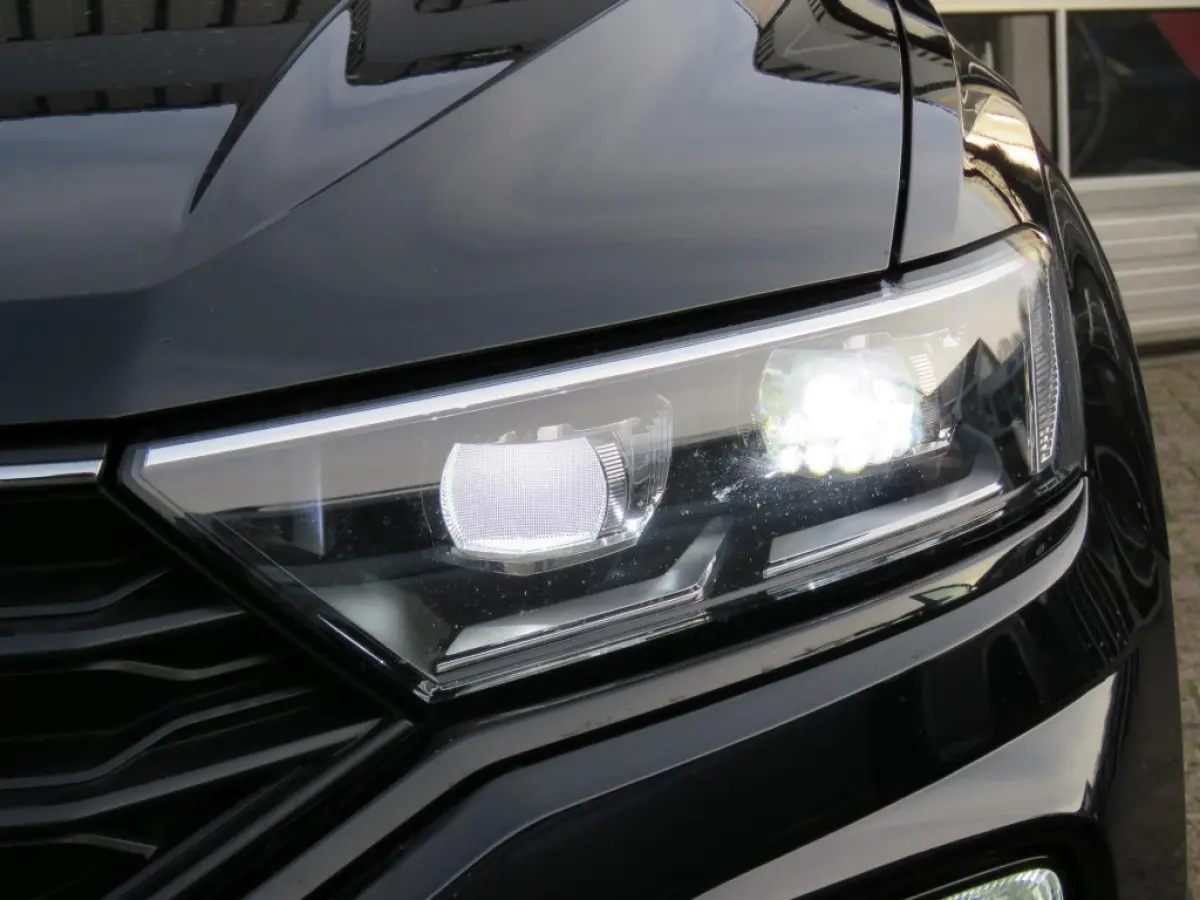1.5 TSI 150pk SPORT BLACK EDITION / Led / Beats audio / 18 Inch / BOVAG garantie