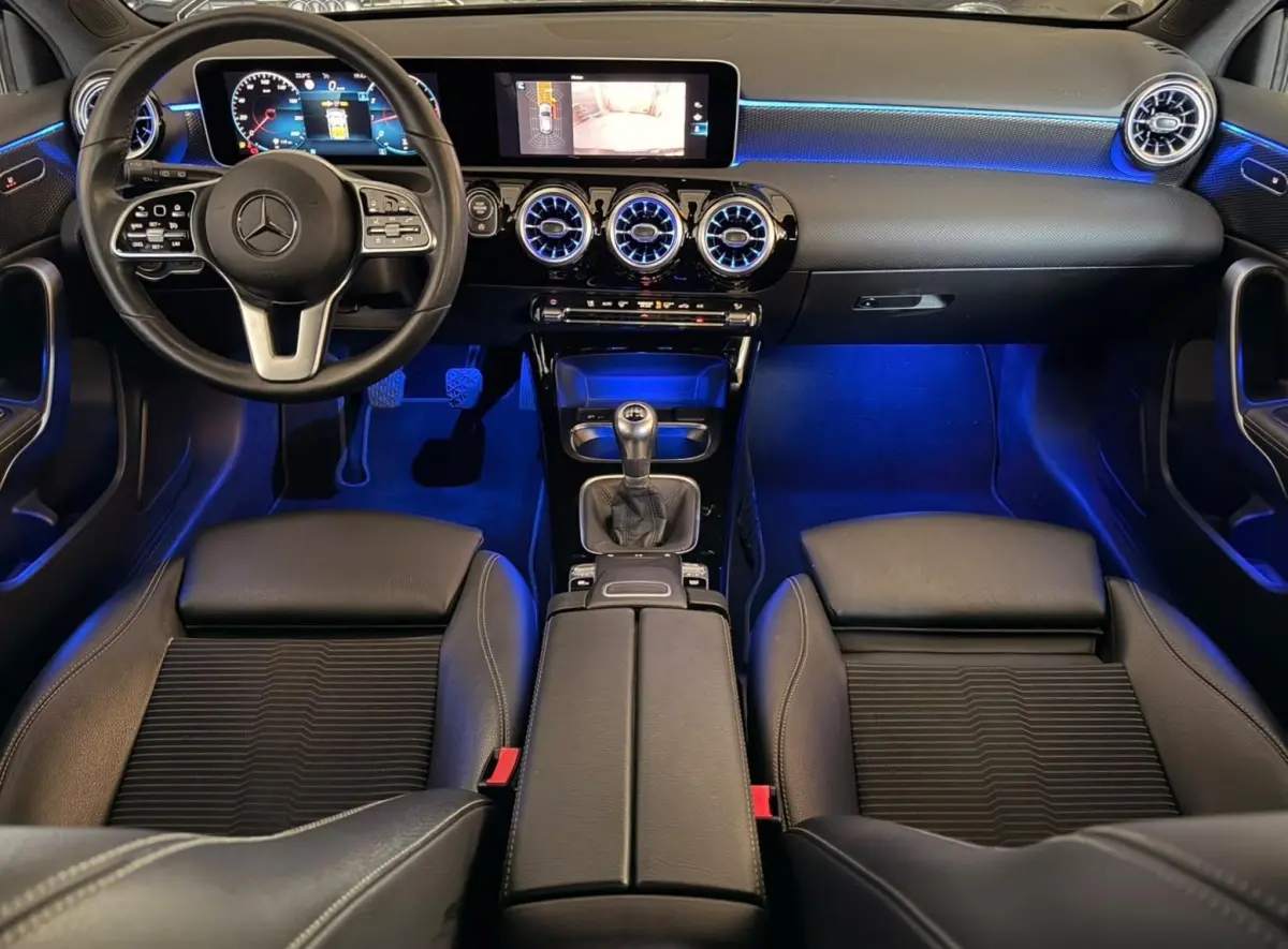 180 Business Solution Facelift AMG Upgrade | Camera | Widescreen | Keyless Go | Dodehoek detectie | Ambilight + | Stoelverwarming | Cruise | Led | Digital Dash | 6 Vers