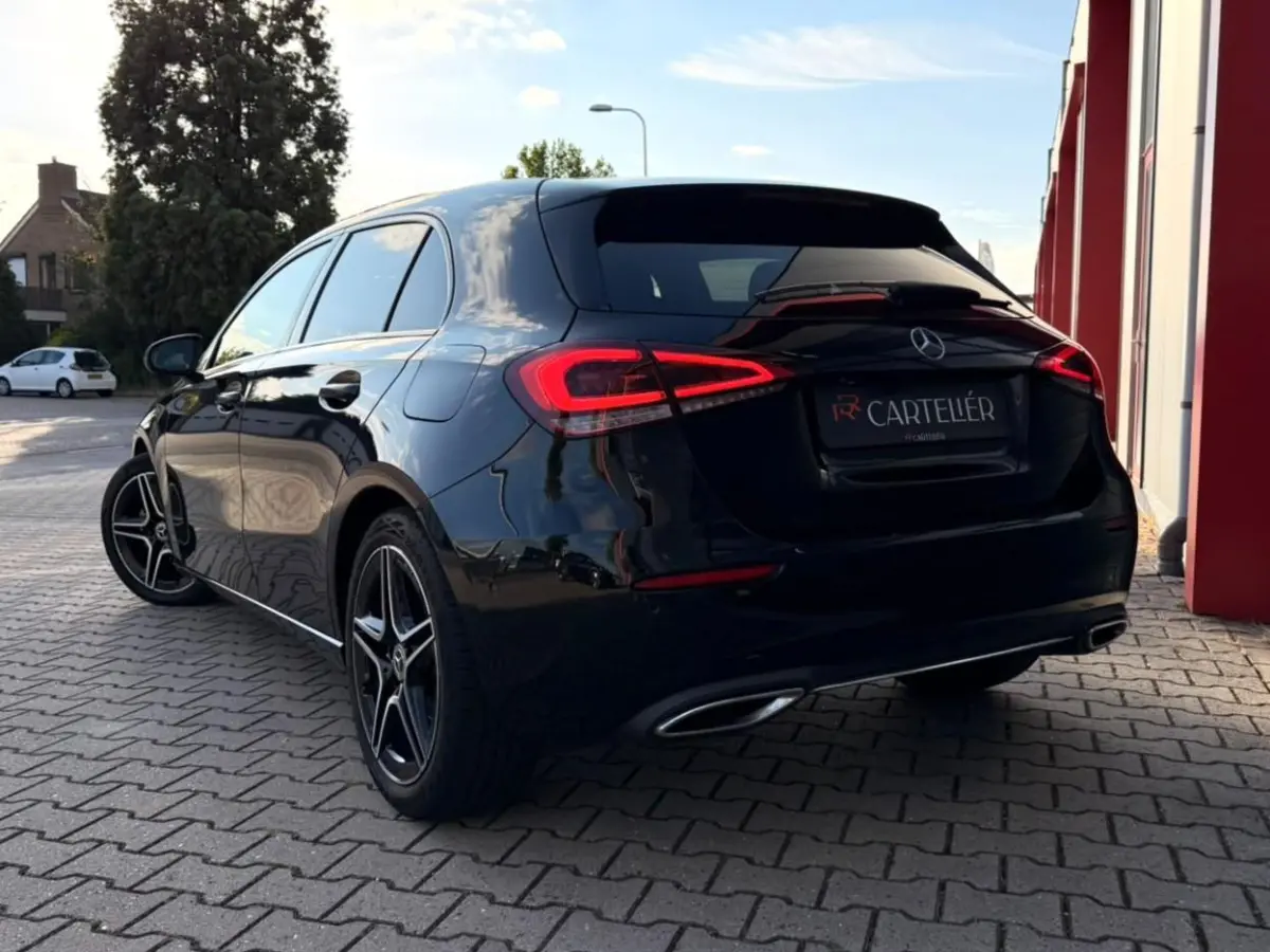 180 Business Solution Facelift AMG Upgrade | Camera | Widescreen | Keyless Go | Dodehoek detectie | Ambilight + | Stoelverwarming | Cruise | Led | Digital Dash | 6 Vers