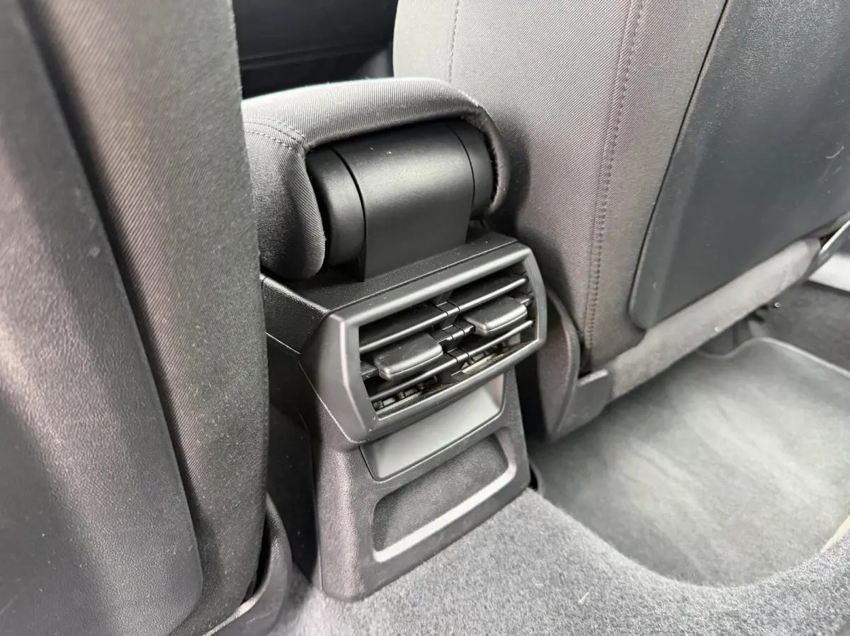 30 TFSI Advanced edition Automaat | Stoelverwarming | Parkeersensoren voor en achter | Climate control | Cruise control adaptief | Tangorood Metallic | Achteruitrijcamera