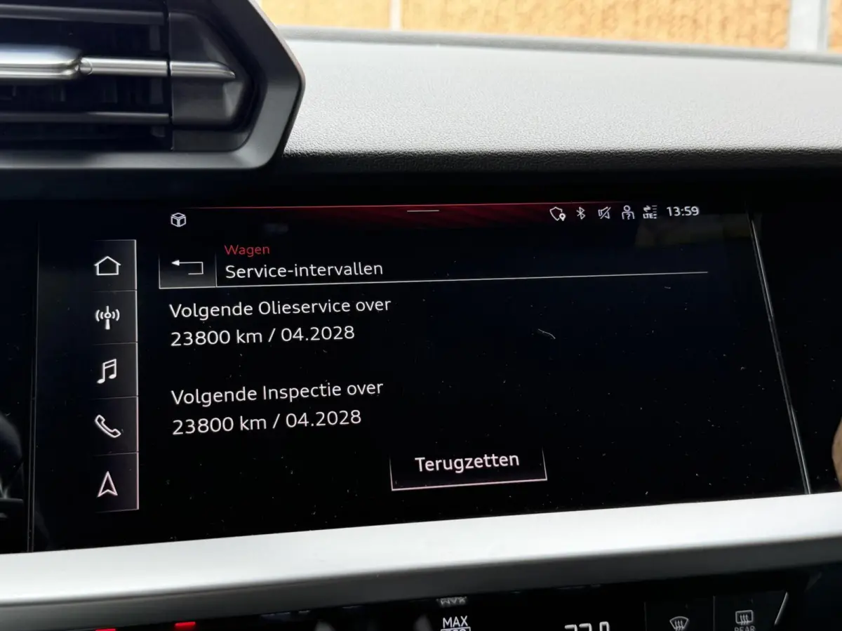 30 TFSI Advanced edition Automaat | Stoelverwarming | Parkeersensoren voor en achter | Climate control | Cruise control adaptief | Tangorood Metallic | Achteruitrijcamera