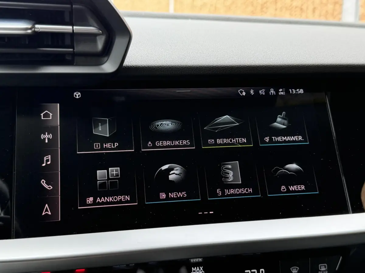 30 TFSI Advanced edition Automaat | Stoelverwarming | Parkeersensoren voor en achter | Climate control | Cruise control adaptief | Tangorood Metallic | Achteruitrijcamera