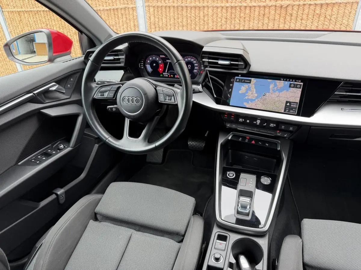 30 TFSI Advanced edition Automaat | Stoelverwarming | Parkeersensoren voor en achter | Climate control | Cruise control adaptief | Tangorood Metallic | Achteruitrijcamera
