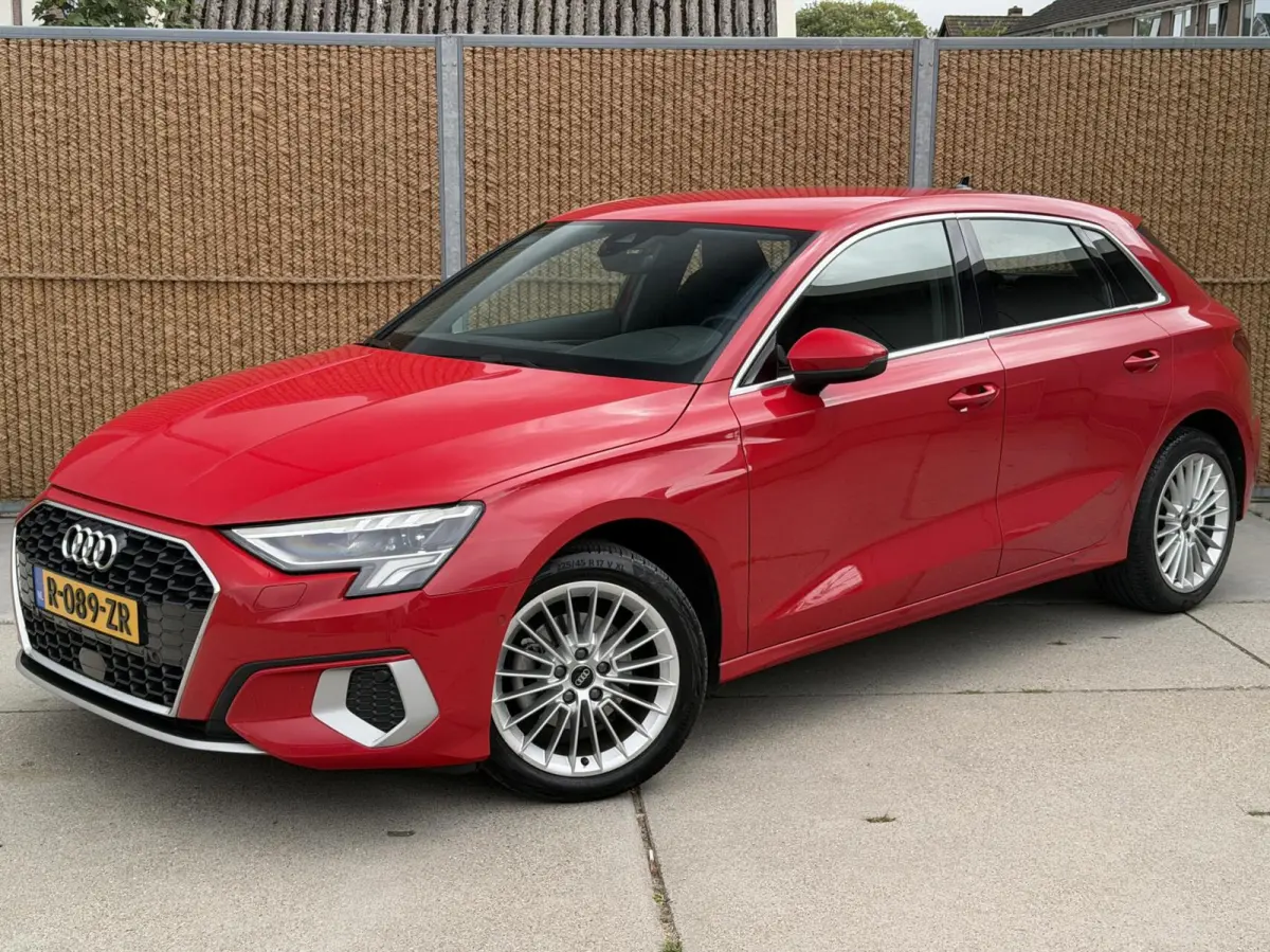 30 TFSI Advanced edition Automaat | Stoelverwarming | Parkeersensoren voor en achter | Climate control | Cruise control adaptief | Tangorood Metallic | Achteruitrijcamera