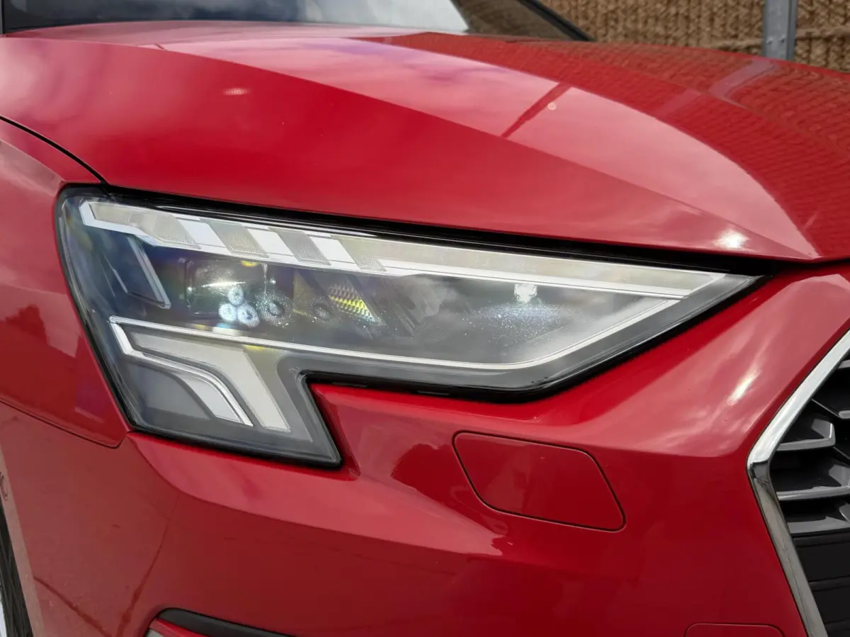 30 TFSI Advanced edition Automaat | Stoelverwarming | Parkeersensoren voor en achter | Climate control | Cruise control adaptief | Tangorood Metallic | Achteruitrijcamera