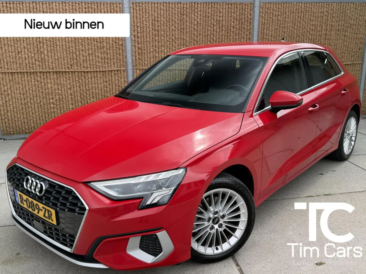 30 TFSI Advanced edition Automaat | Stoelverwarming | Parkeersensoren voor en achter | Climate control | Cruise control adaptief | Tangorood Metallic | Achteruitrijcamera