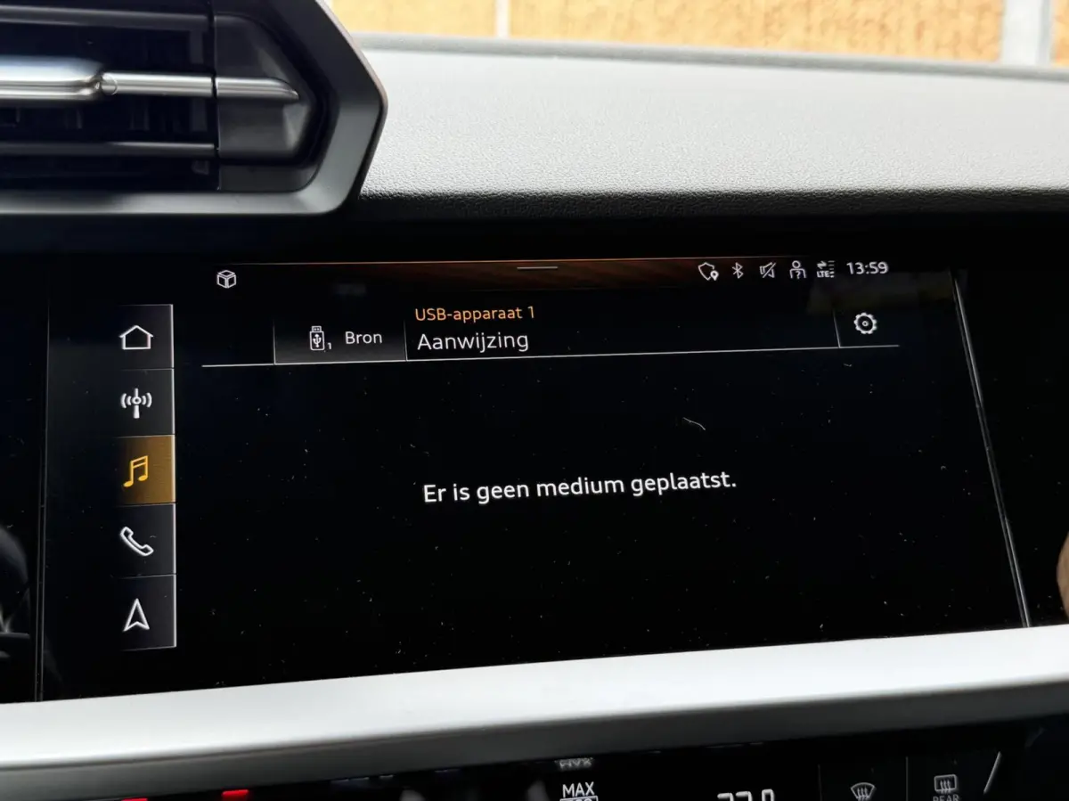 30 TFSI Advanced edition Automaat | Stoelverwarming | Parkeersensoren voor en achter | Climate control | Cruise control adaptief | Tangorood Metallic | Achteruitrijcamera