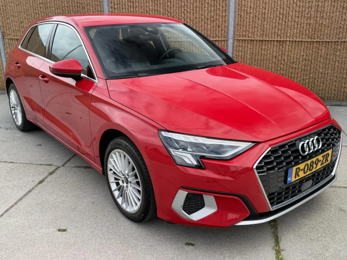 30 TFSI Advanced edition Automaat | Stoelverwarming | Parkeersensoren voor en achter | Climate control | Cruise control adaptief | Tangorood Metallic | Achteruitrijcamera