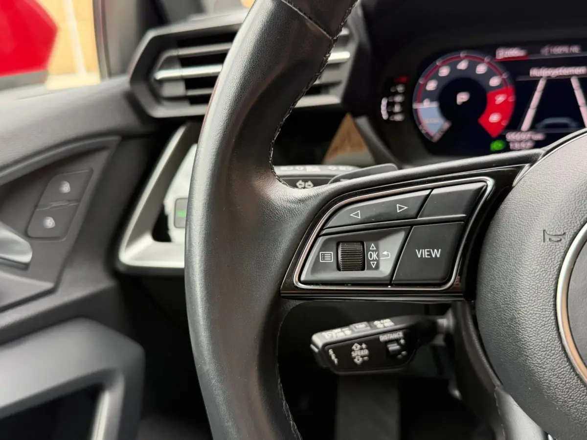 30 TFSI Advanced edition Automaat | Stoelverwarming | Parkeersensoren voor en achter | Climate control | Cruise control adaptief | Tangorood Metallic | Achteruitrijcamera