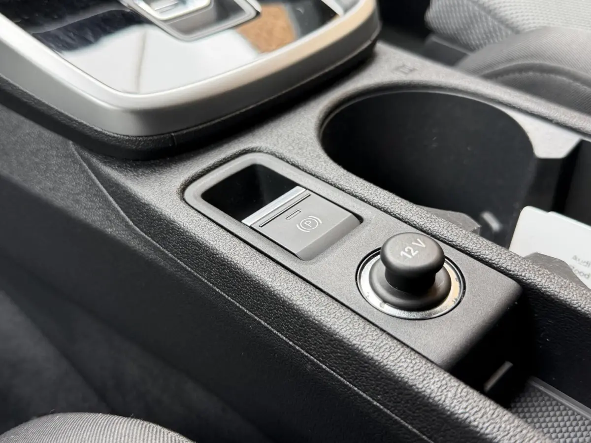 30 TFSI Advanced edition Automaat | Stoelverwarming | Parkeersensoren voor en achter | Climate control | Cruise control adaptief | Tangorood Metallic | Achteruitrijcamera