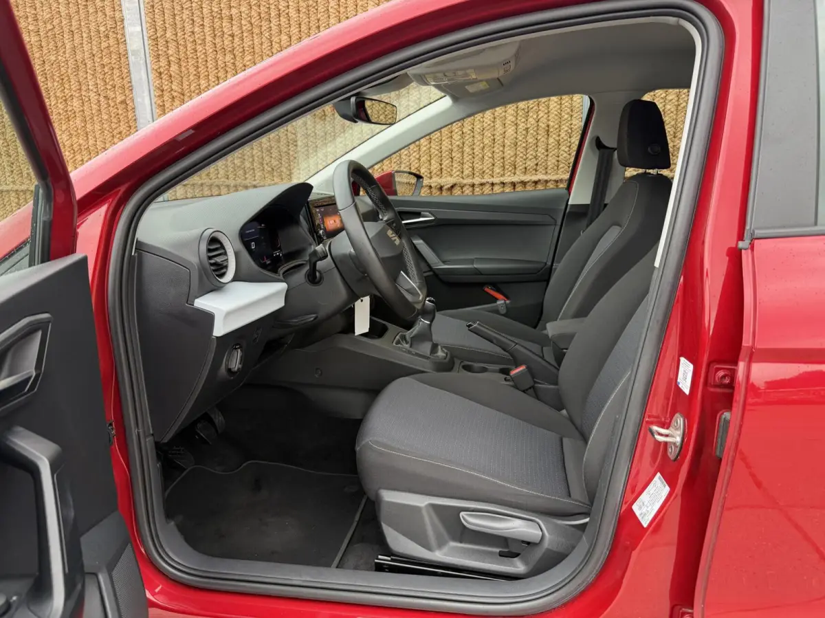 1.0 EcoTSI Style Apple CarPlay/Android Auto Full-link | Climate control | Cruise control | Rijstrooksensor | DAB ontvangst | Parkeersensoren achter | LED verlichting