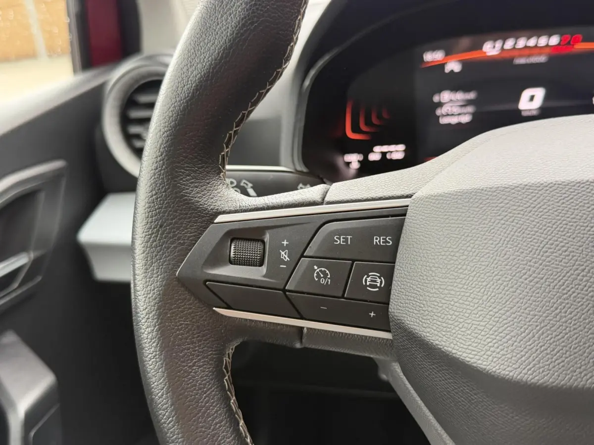 1.0 EcoTSI Style Apple CarPlay/Android Auto Full-link | Climate control | Cruise control | Rijstrooksensor | DAB ontvangst | Parkeersensoren achter | LED verlichting
