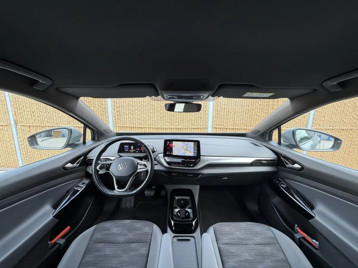Life 77 kWh Warmtepomp | 20 inch velgen | LED verlichting | Navigatiesysteem | Apple CarPlay/Android Auto | Cruise control adaptief | Climate control | Voorstoelen verwarmd | Parkeersensoren
