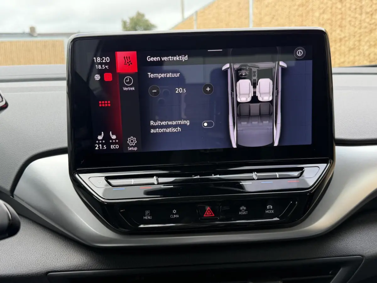Life 77 kWh Warmtepomp | 20 inch velgen | LED verlichting | Navigatiesysteem | Apple CarPlay/Android Auto | Cruise control adaptief | Climate control | Voorstoelen verwarmd | Parkeersensoren