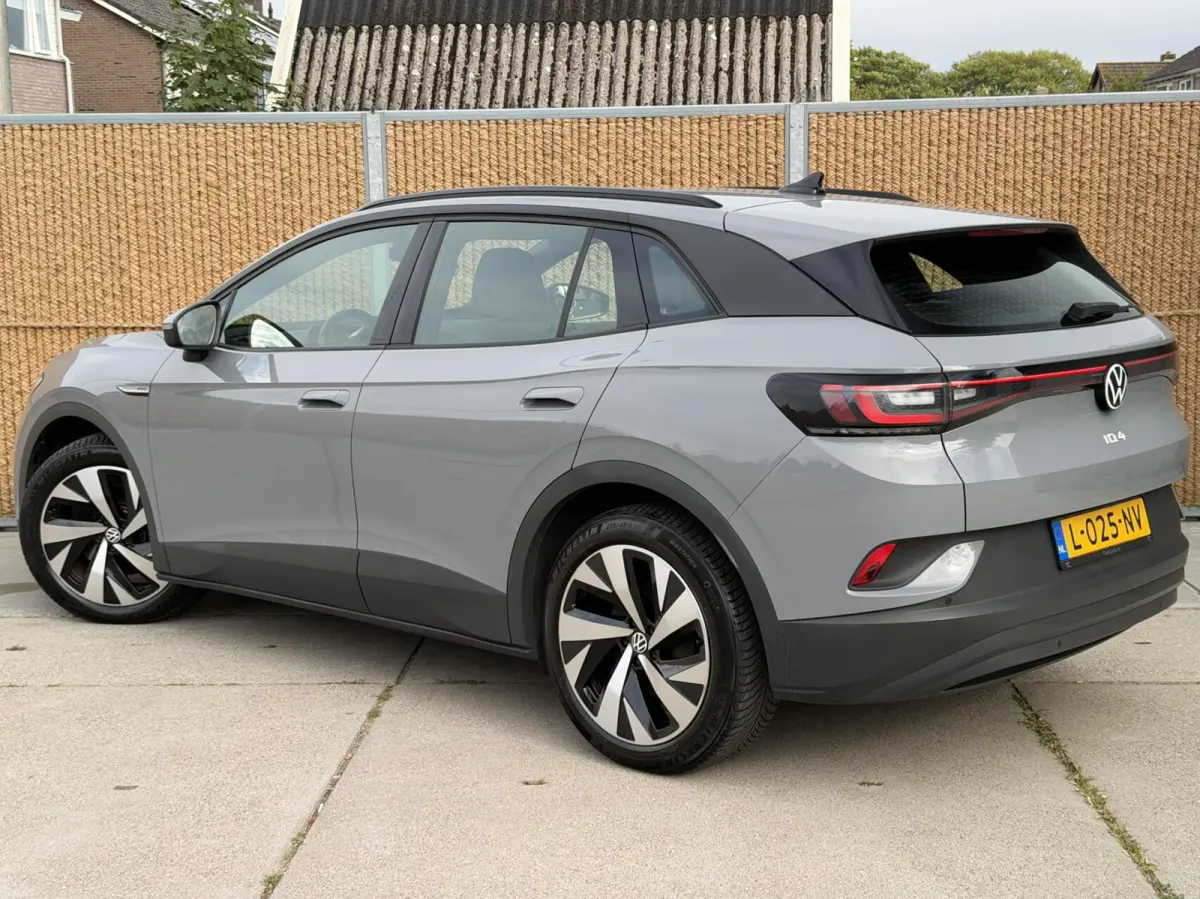 Life 77 kWh Warmtepomp | 20 inch velgen | LED verlichting | Navigatiesysteem | Apple CarPlay/Android Auto | Cruise control adaptief | Climate control | Voorstoelen verwarmd | Parkeersensoren