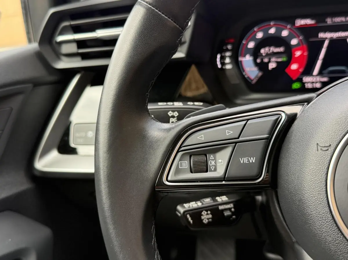 30 TFSI Advanced edition Automaat | Apple CarPlay/Android Auto | Navigatiesysteem | 17 inch lichtmetalen velgen | DAB ontvanger | LED verlichting | Cruise control | Rijstrooksensor | Parkeer