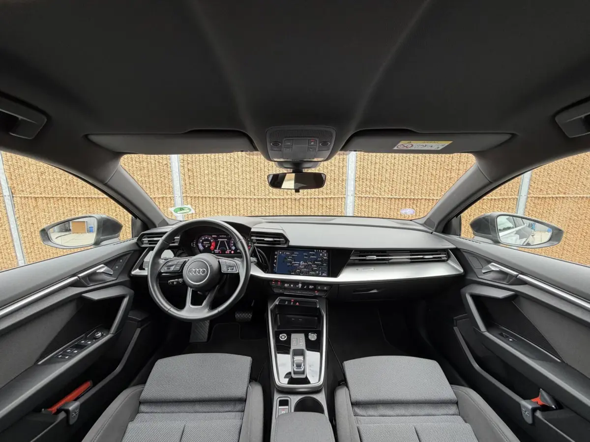 30 TFSI Advanced edition Automaat | Apple CarPlay/Android Auto | Navigatiesysteem | 17 inch lichtmetalen velgen | DAB ontvanger | LED verlichting | Cruise control | Rijstrooksensor | Parkeer