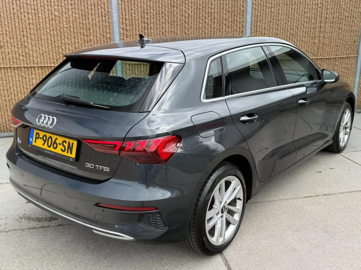 30 TFSI Advanced edition Automaat | Apple CarPlay/Android Auto | Navigatiesysteem | 17 inch lichtmetalen velgen | DAB ontvanger | LED verlichting | Cruise control | Rijstrooksensor | Parkeer
