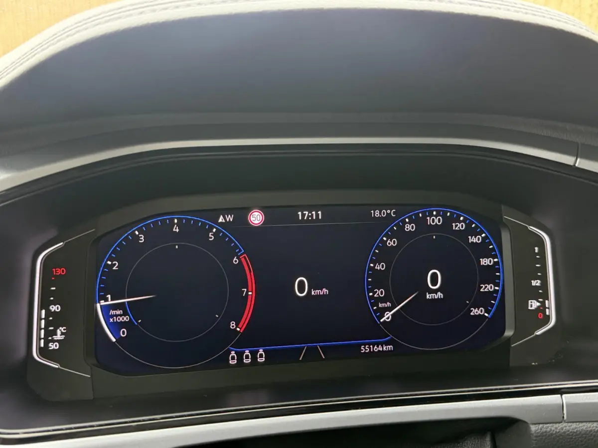 1.0 TSI Life 75 Edition Achteruitrijcamera | LED verlichting | Parkeersensoren voor en achter | Airconditioning | Cruise control adaptief | Apple CarPlay/Android Auto | Rijstrooksensor | DAB
