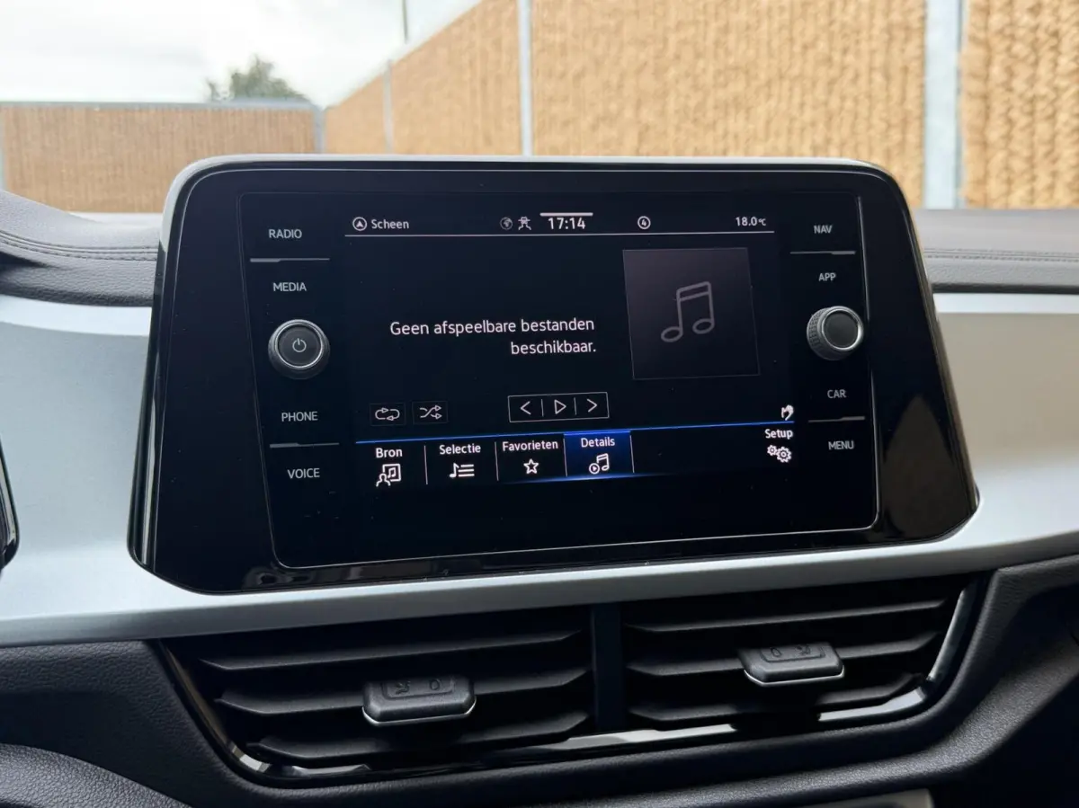 1.0 TSI Life 75 Edition Achteruitrijcamera | LED verlichting | Parkeersensoren voor en achter | Airconditioning | Cruise control adaptief | Apple CarPlay/Android Auto | Rijstrooksensor | DAB