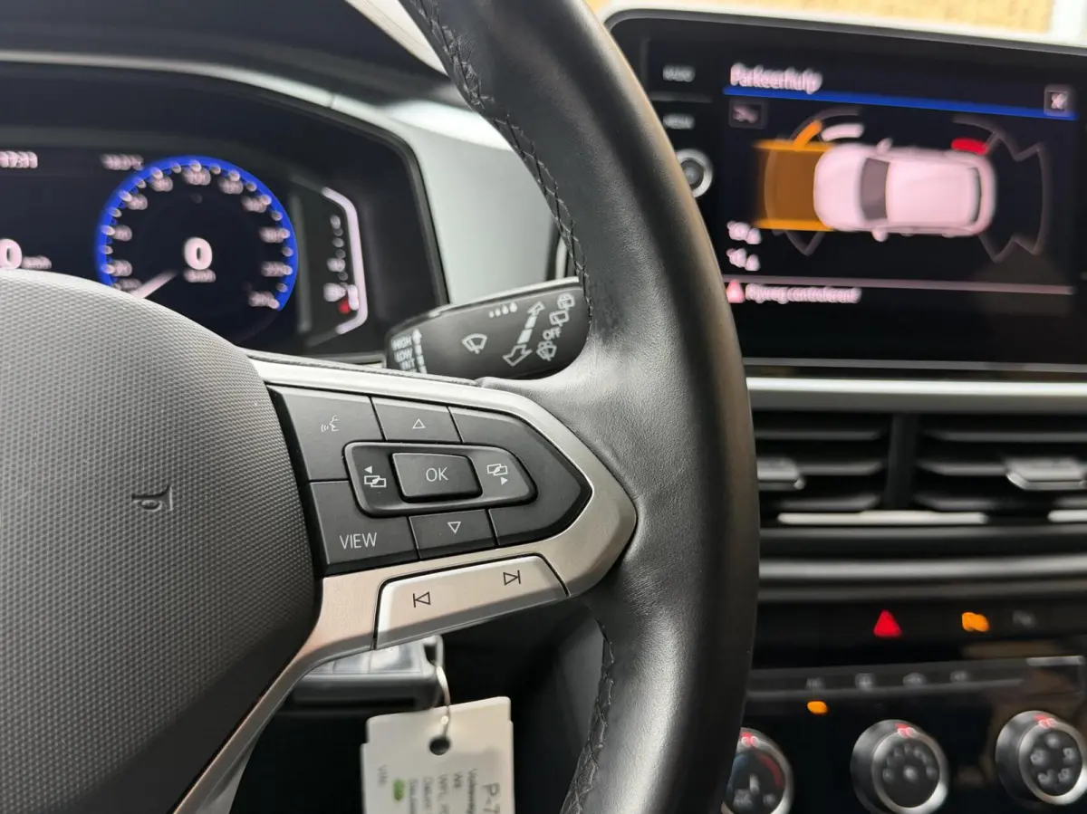 1.0 TSI Life 75 Edition Achteruitrijcamera | LED verlichting | Parkeersensoren voor en achter | Airconditioning | Cruise control adaptief | Apple CarPlay/Android Auto | Rijstrooksensor | DAB