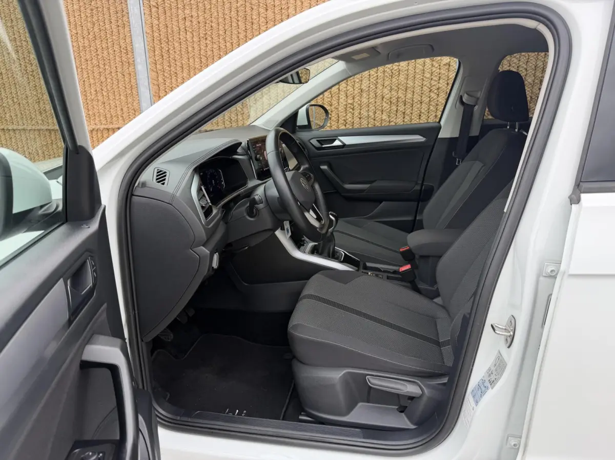 1.0 TSI Life 75 Edition Achteruitrijcamera | LED verlichting | Parkeersensoren voor en achter | Airconditioning | Cruise control adaptief | Apple CarPlay/Android Auto | Rijstrooksensor | DAB
