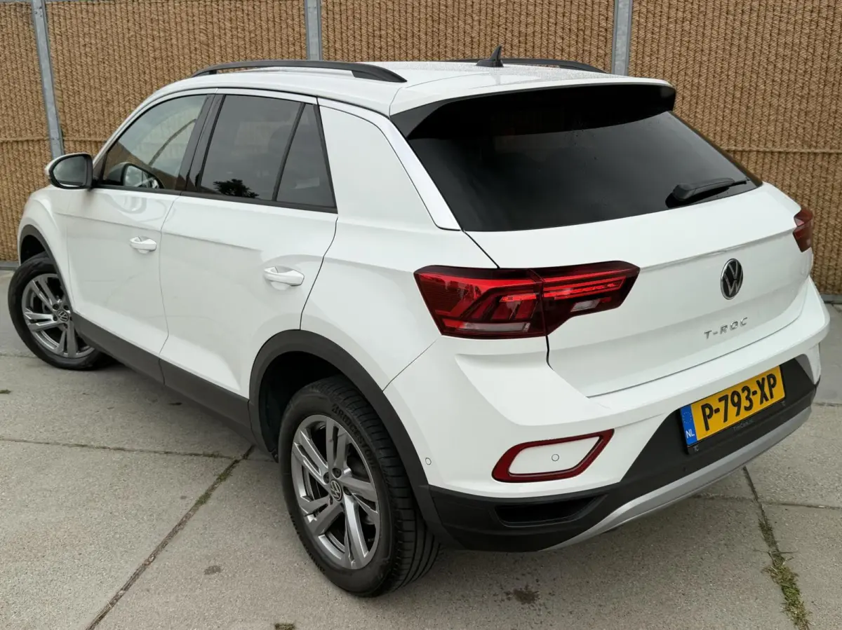 1.0 TSI Life 75 Edition Achteruitrijcamera | LED verlichting | Parkeersensoren voor en achter | Airconditioning | Cruise control adaptief | Apple CarPlay/Android Auto | Rijstrooksensor | DAB
