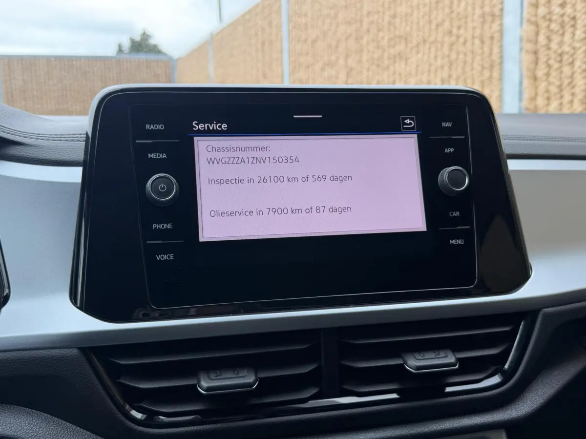 1.0 TSI Life 75 Edition Achteruitrijcamera | LED verlichting | Parkeersensoren voor en achter | Airconditioning | Cruise control adaptief | Apple CarPlay/Android Auto | Rijstrooksensor | DAB