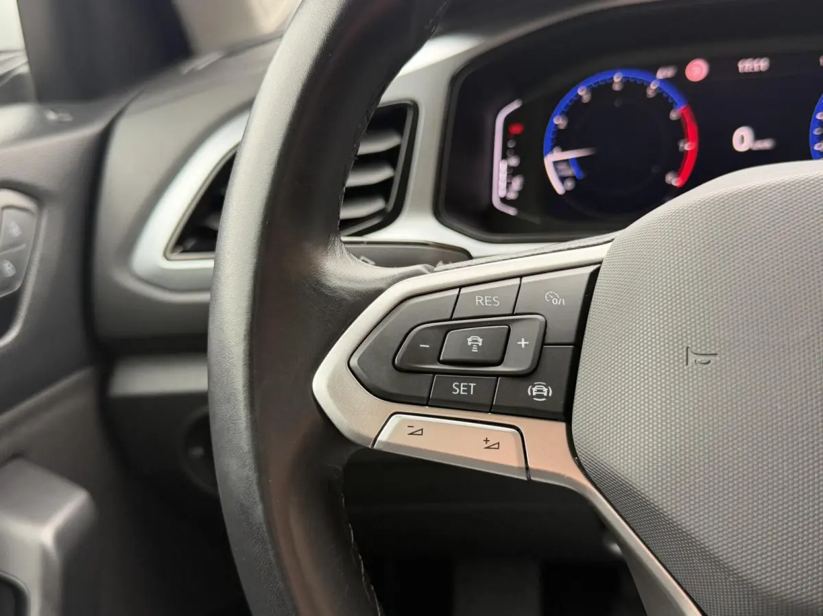 1.0 TSI Life 75 Edition Achteruitrijcamera | LED verlichting | Parkeersensoren voor en achter | Airconditioning | Cruise control adaptief | Apple CarPlay/Android Auto | Rijstrooksensor | DAB