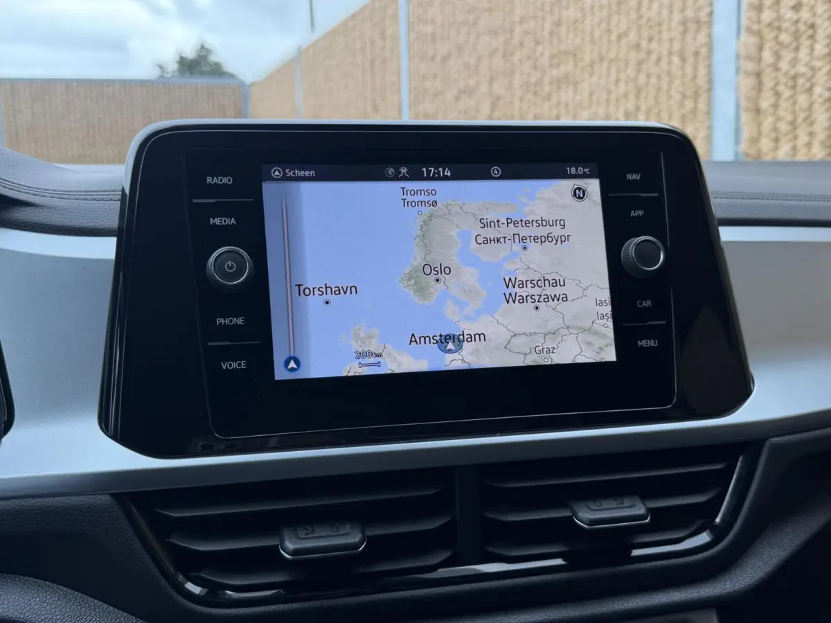 1.0 TSI Life 75 Edition Achteruitrijcamera | LED verlichting | Parkeersensoren voor en achter | Airconditioning | Cruise control adaptief | Apple CarPlay/Android Auto | Rijstrooksensor | DAB
