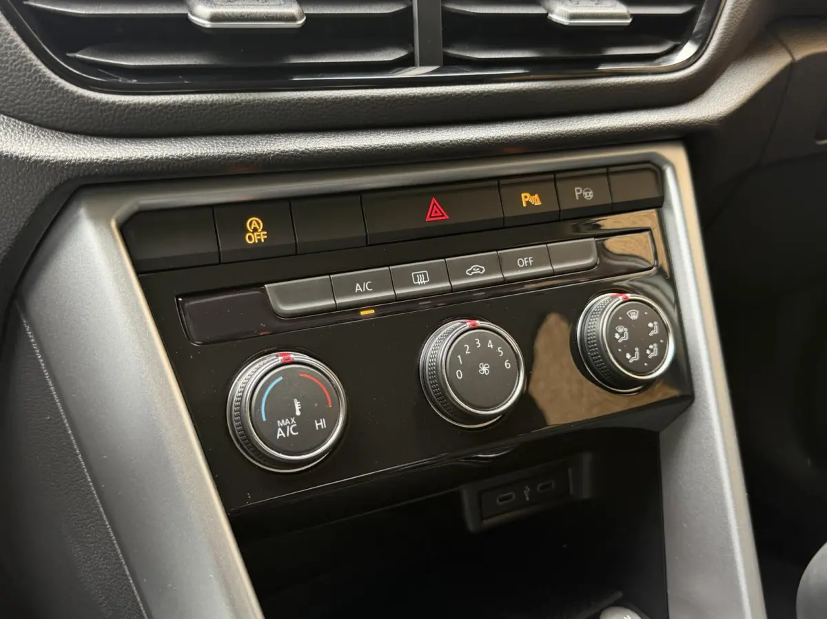 1.0 TSI Life 75 Edition Achteruitrijcamera | LED verlichting | Parkeersensoren voor en achter | Airconditioning | Cruise control adaptief | Apple CarPlay/Android Auto | Rijstrooksensor | DAB