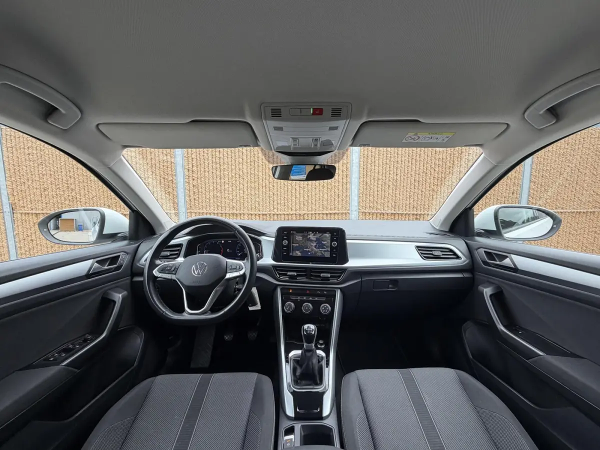 1.0 TSI Life 75 Edition Achteruitrijcamera | LED verlichting | Parkeersensoren voor en achter | Airconditioning | Cruise control adaptief | Apple CarPlay/Android Auto | Rijstrooksensor | DAB