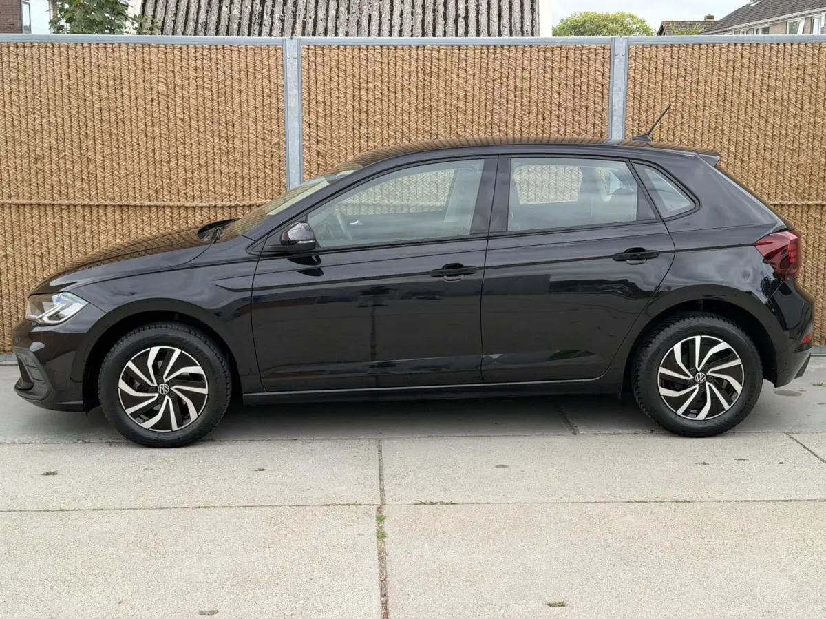 1.0 TSI Life Navigatiesysteem | Digitale cockpit | Airconditioning | Cruise control adaptief | LED koplampen | Rijstrooksensor | Apple CarPlay/Android Auto | DAB ontvanger