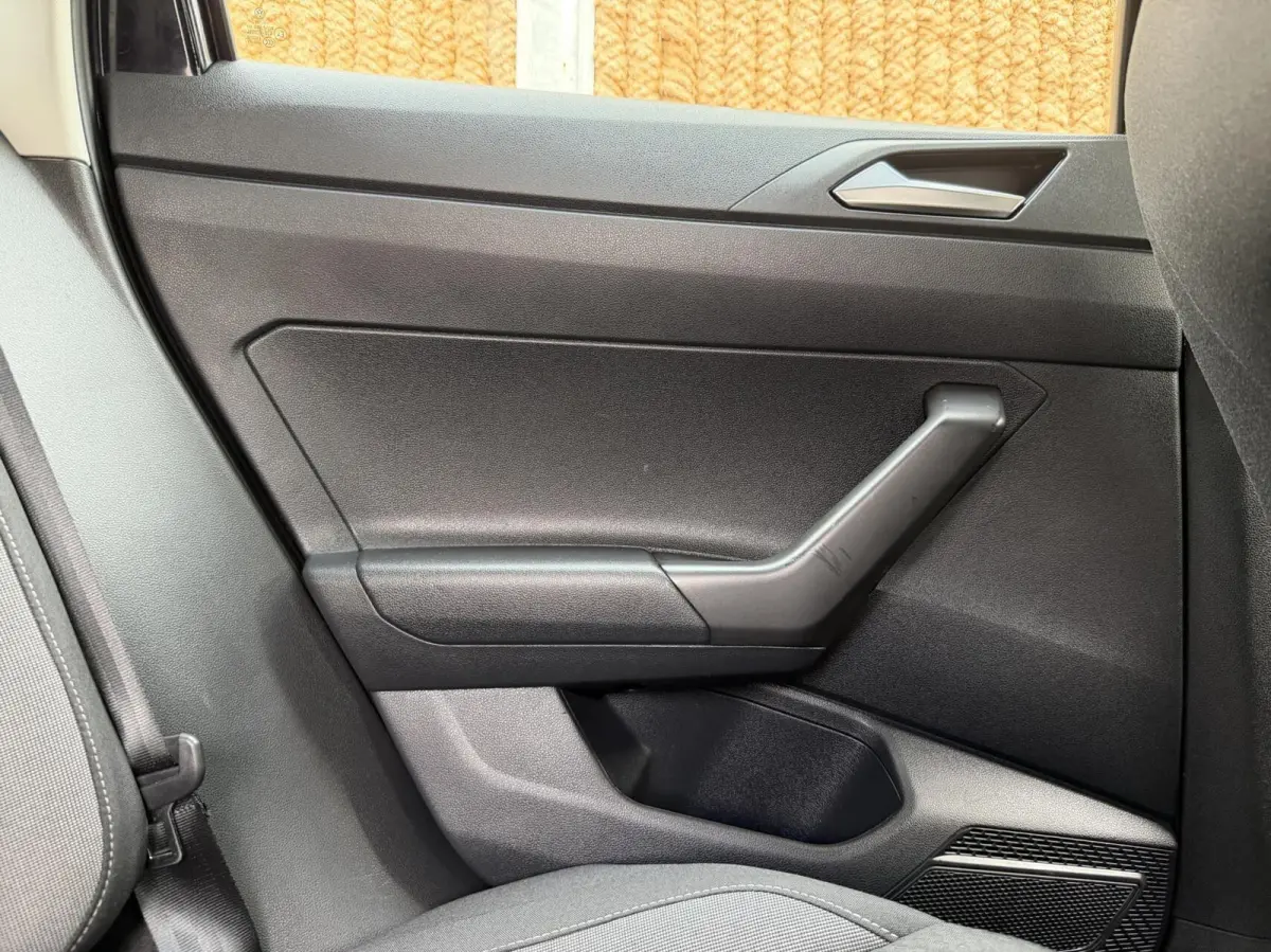 1.0 TSI Life Navigatiesysteem | Digitale cockpit | Airconditioning | Cruise control adaptief | LED koplampen | Rijstrooksensor | Apple CarPlay/Android Auto | DAB ontvanger