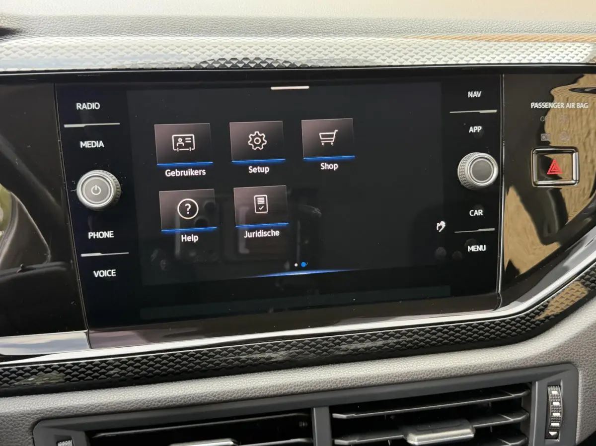 1.0 TSI Life Navigatiesysteem | Digitale cockpit | Airconditioning | Cruise control adaptief | LED koplampen | Rijstrooksensor | Apple CarPlay/Android Auto | DAB ontvanger