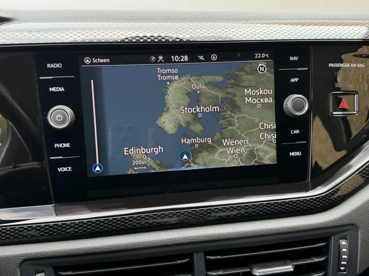 1.0 TSI Life Navigatiesysteem | Digitale cockpit | Airconditioning | Cruise control adaptief | LED koplampen | Rijstrooksensor | Apple CarPlay/Android Auto | DAB ontvanger