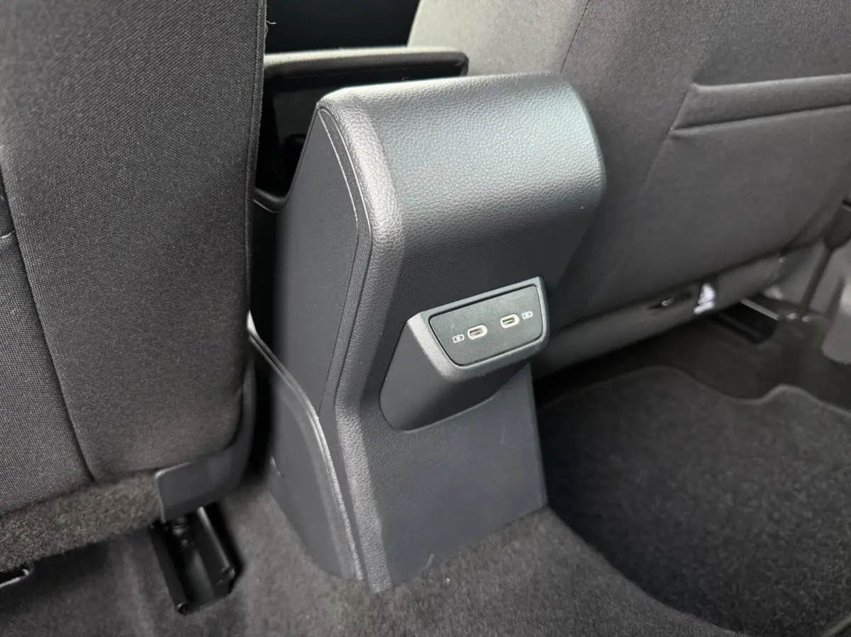 1.0 TSI Life Navigatiesysteem | Digitale cockpit | Airconditioning | Cruise control adaptief | LED koplampen | Rijstrooksensor | Apple CarPlay/Android Auto | DAB ontvanger