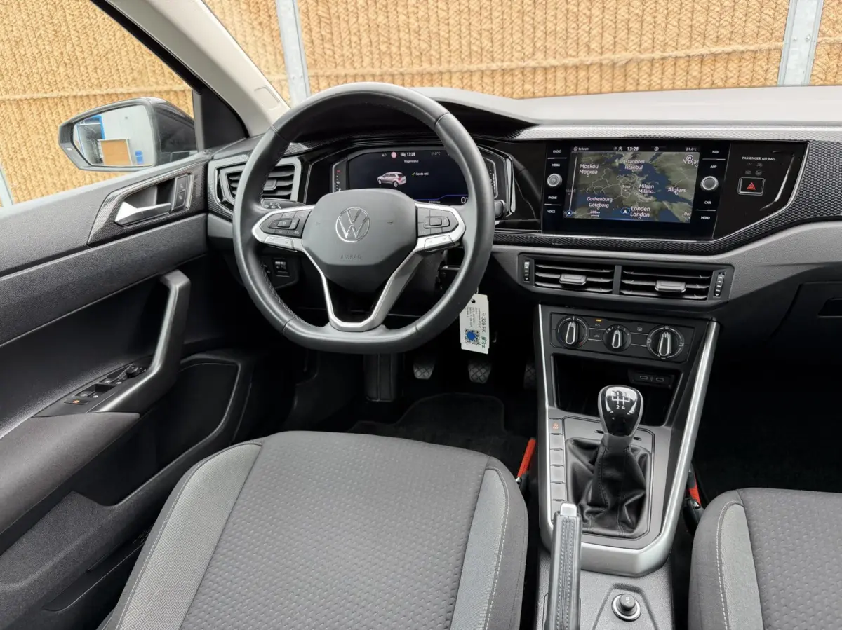 1.0 TSI Life Navigatiesysteem | Digitale cockpit | Airconditioning | Cruise control adaptief | LED koplampen | Rijstrooksensor | Apple CarPlay/Android Auto | DAB ontvanger
